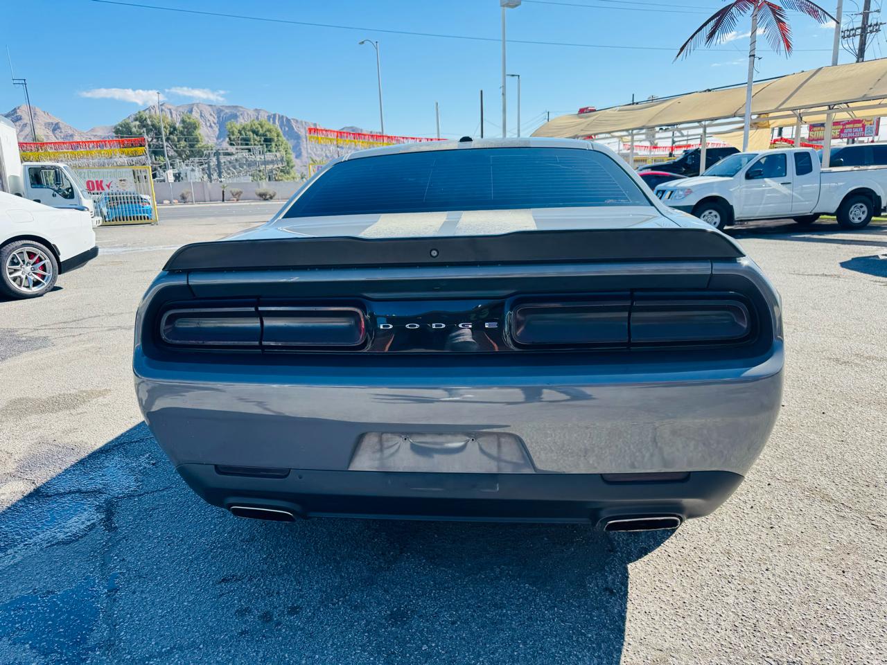 Dodge Challenger SXT RWD 2019