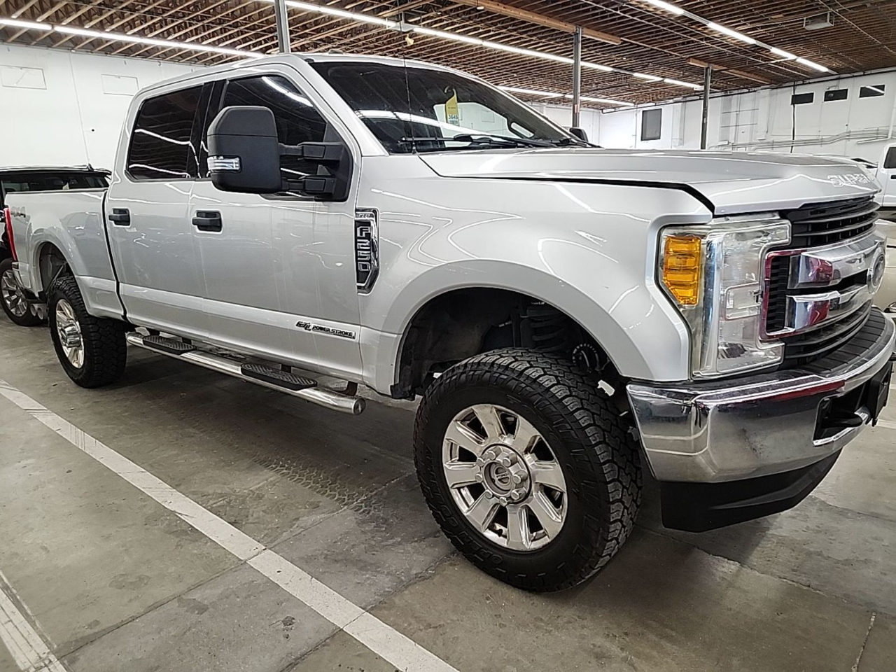 Ford Super Duty F-250 SRW 4WD SuperCab 142" XLT 2017