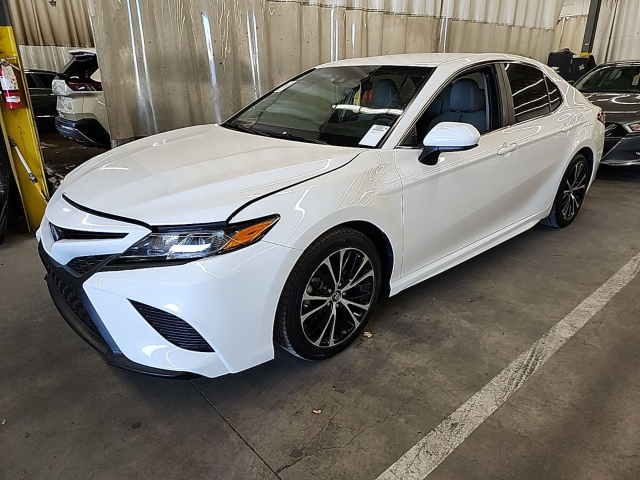Toyota Camry XLE Auto (Natl) 2018