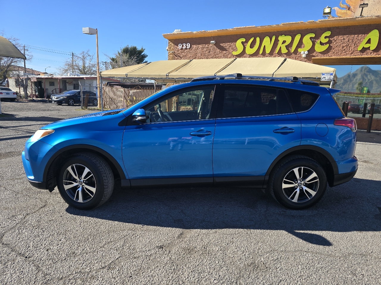 Toyota RAV4 XLE AWD (Natl) 2017