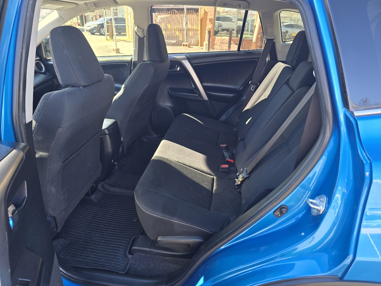 Toyota RAV4 XLE AWD (Natl) 2017