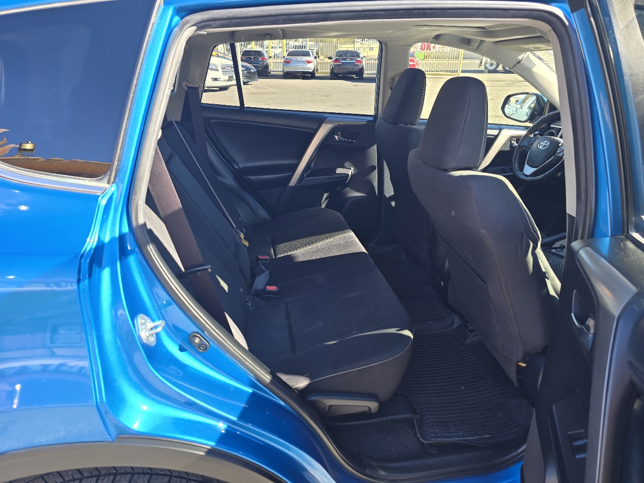 Toyota RAV4 XLE AWD (Natl) 2017