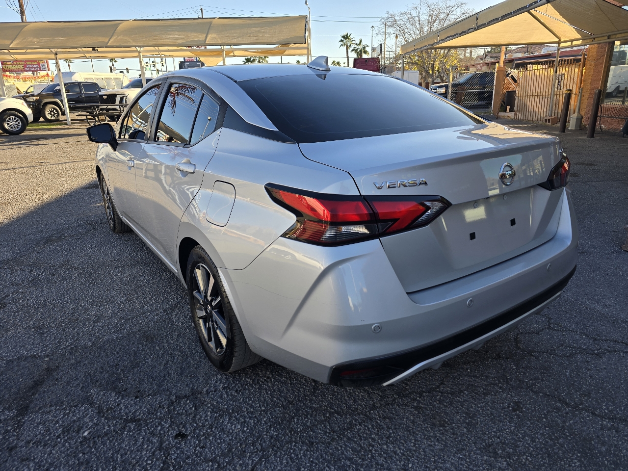 Nissan Versa SV CVT 2021