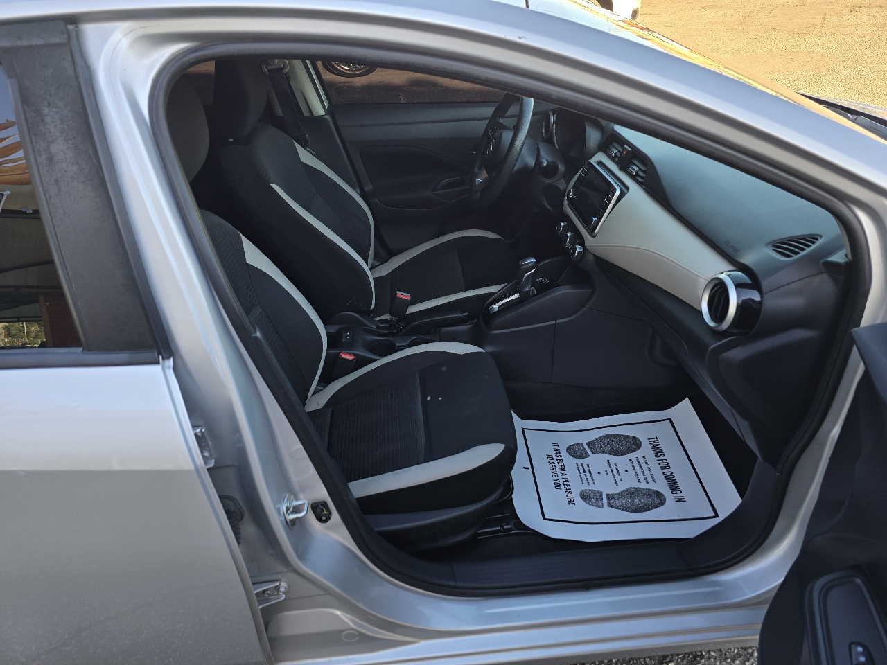 Nissan Versa SV CVT 2021