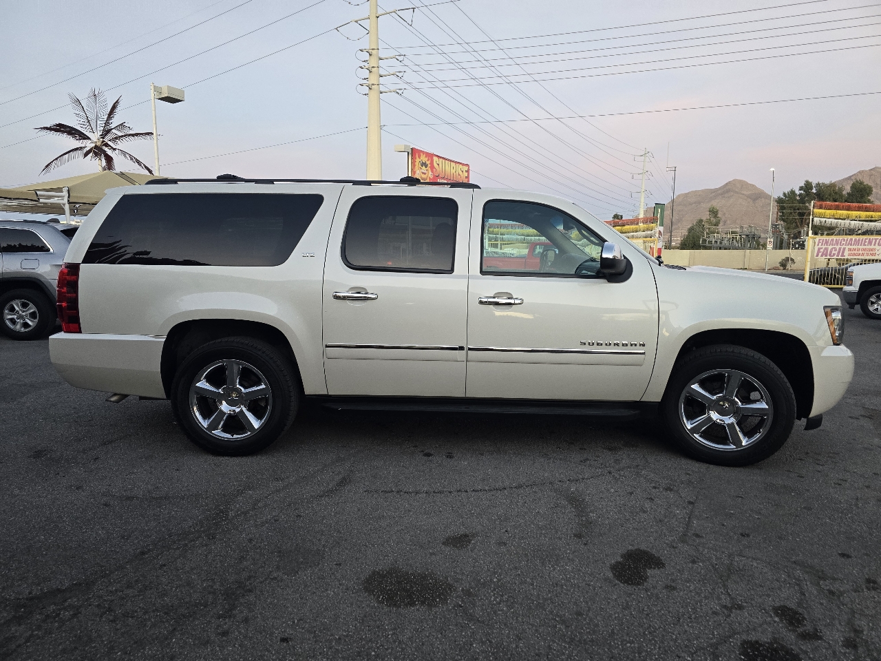 Chevrolet Suburban 2WD 4dr LTZ 2014
