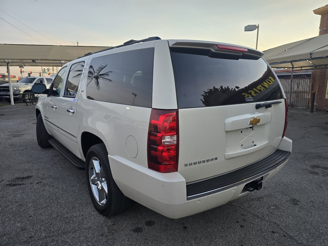 Chevrolet Suburban 2WD 4dr LTZ 2014