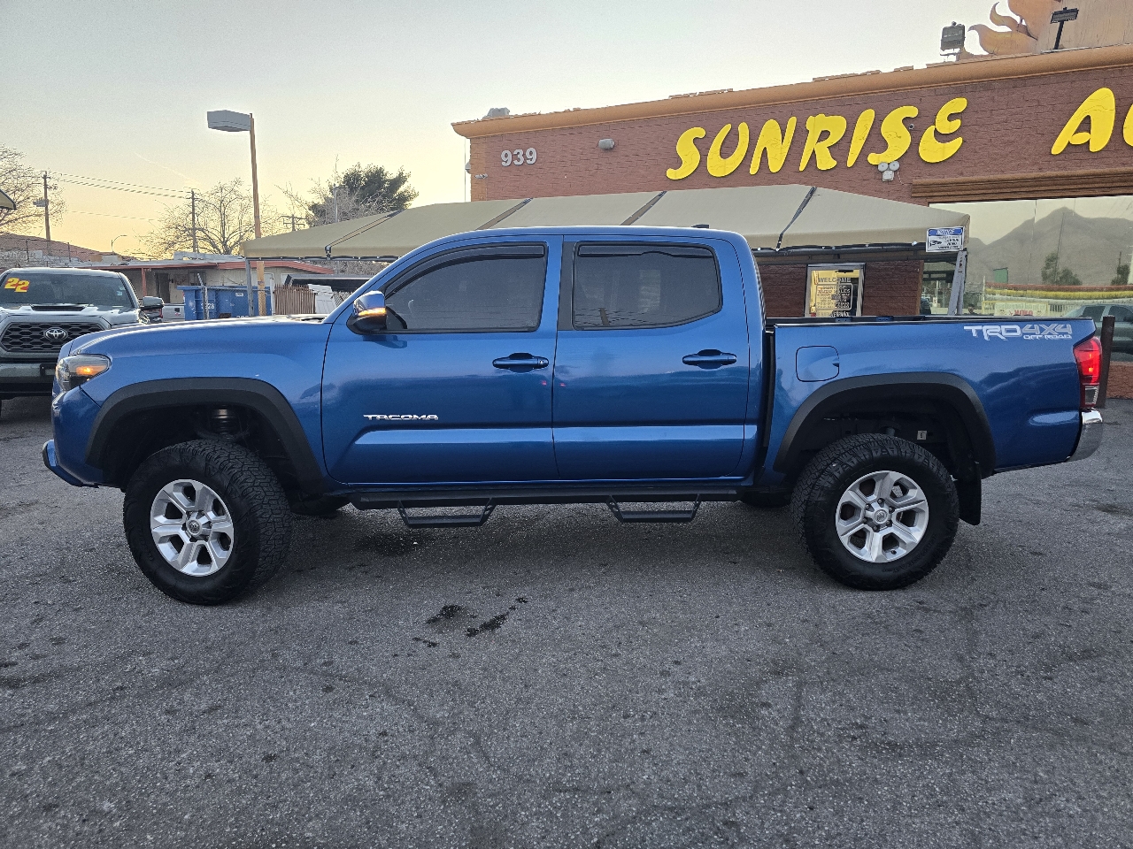 Toyota Tacoma 4WD Double Cab V6 MT TRD Off Road (Natl) 2016