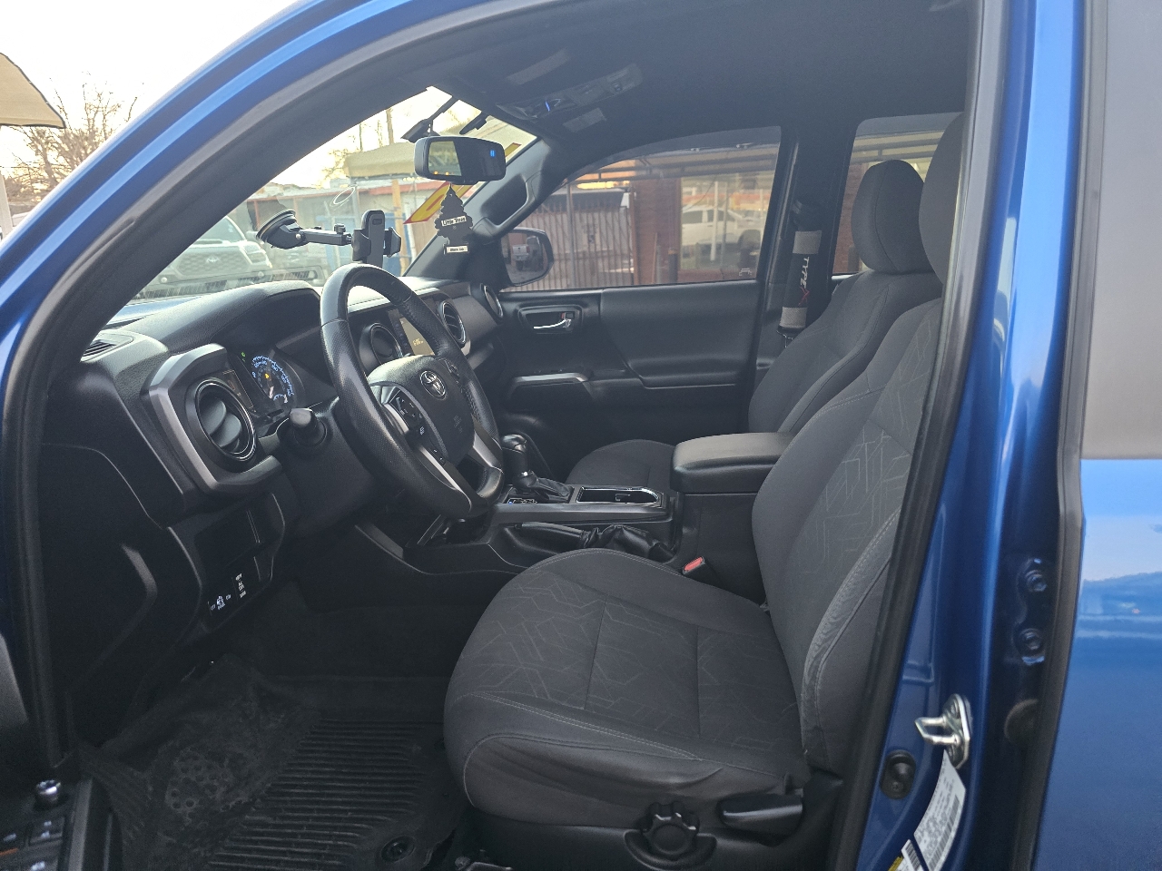 Toyota Tacoma 4WD Double Cab V6 MT TRD Off Road (Natl) 2016