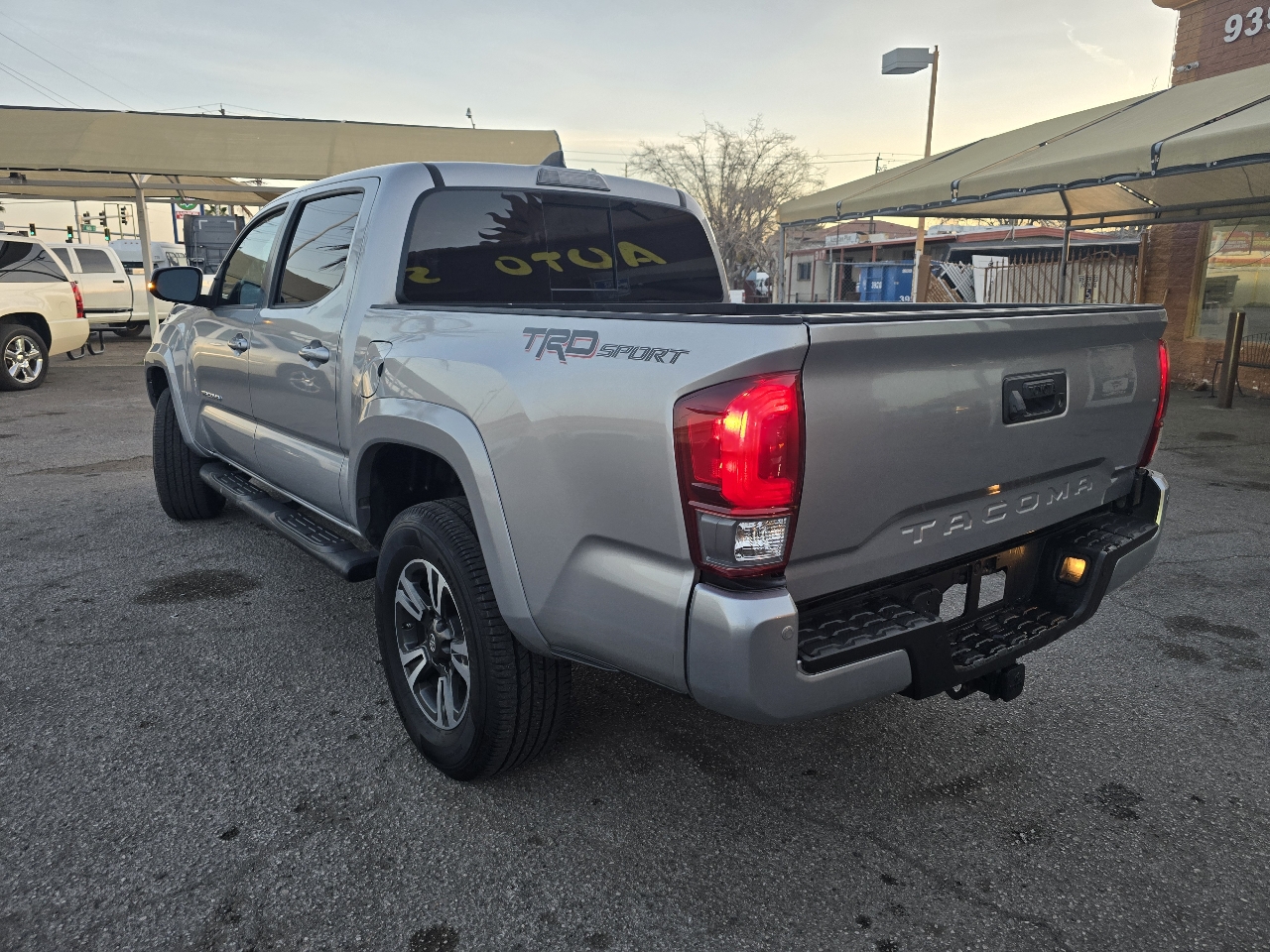 Toyota Tacoma 2WD TRD Off Road Double Cab 5' Bed V6 AT (Natl) 2019