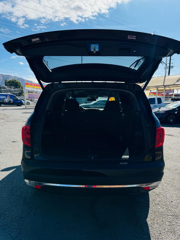 Honda Pilot 2WD 4dr Touring w/RES & Navi 2016