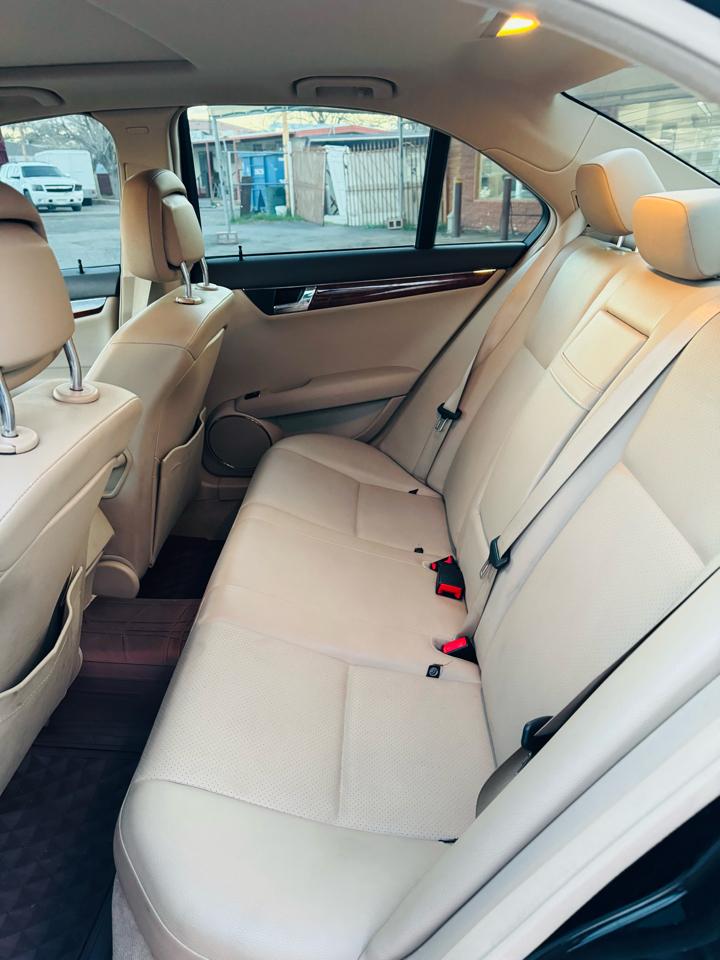 Mercedes-Benz C-Class 4dr Sdn C 300 Sport RWD 2011