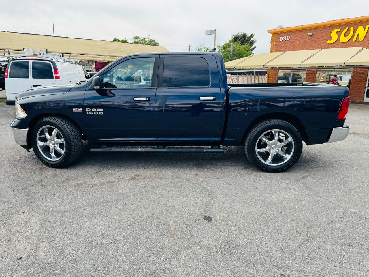RAM 1500 2WD Crew Cab 140.5" Big Horn 2014