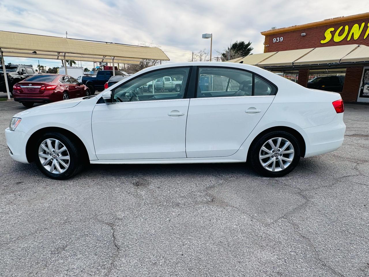 Volkswagen Jetta Sedan 4dr Auto SE PZEV 2014