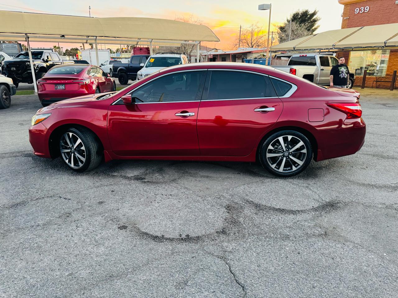 Nissan Altima 4dr Sdn I4 2.5 SR 2016