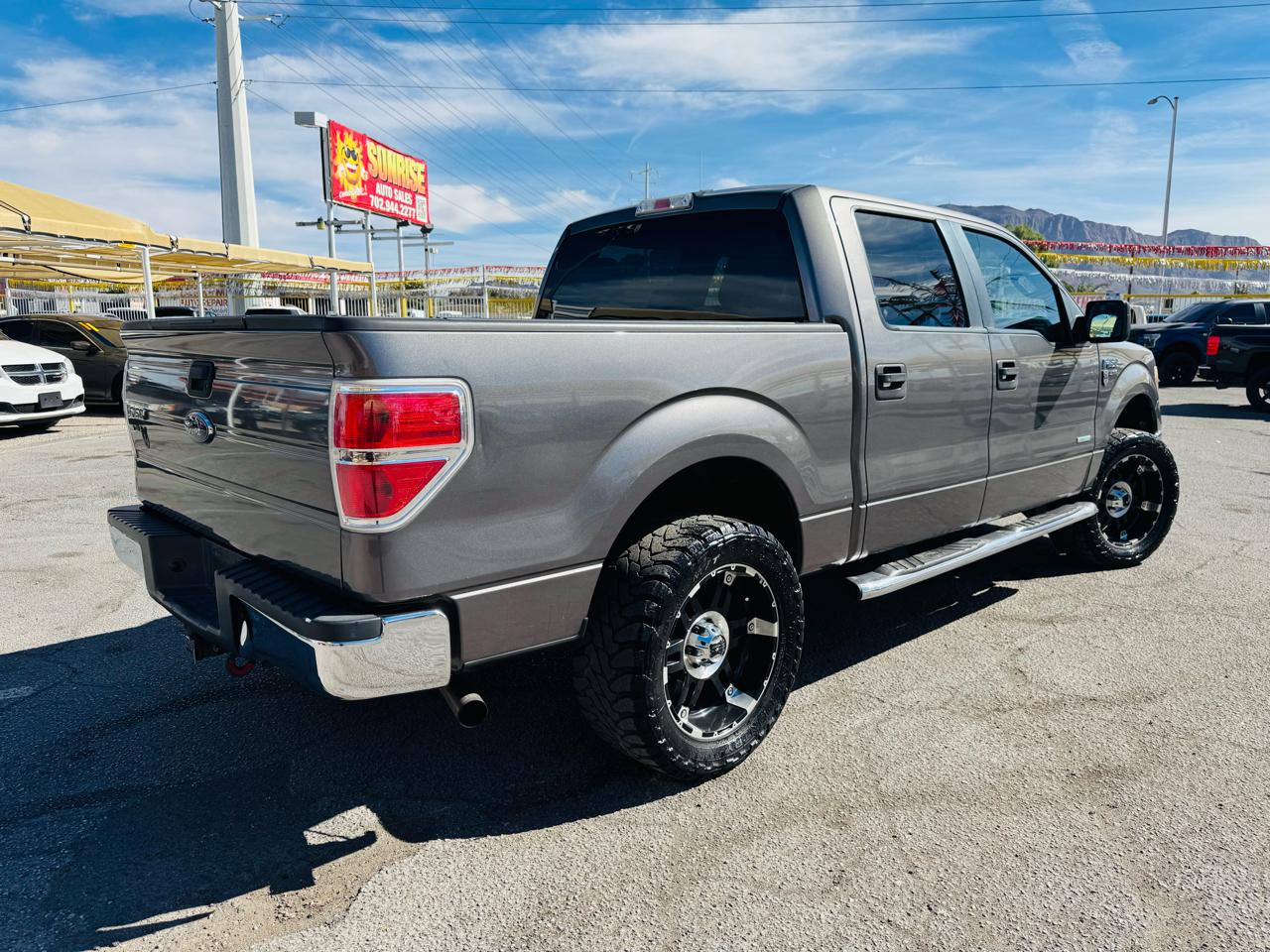 Ford F-150 2WD Reg Cab 122.5" XLT 2014