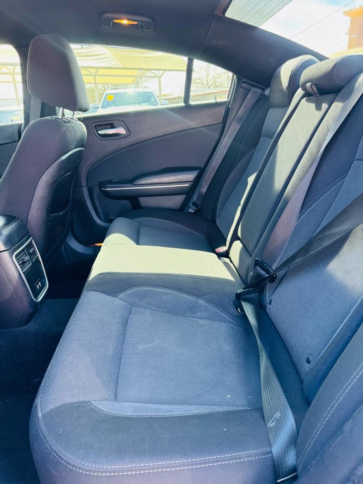 Dodge Charger 4dr Sdn SE RWD 2015