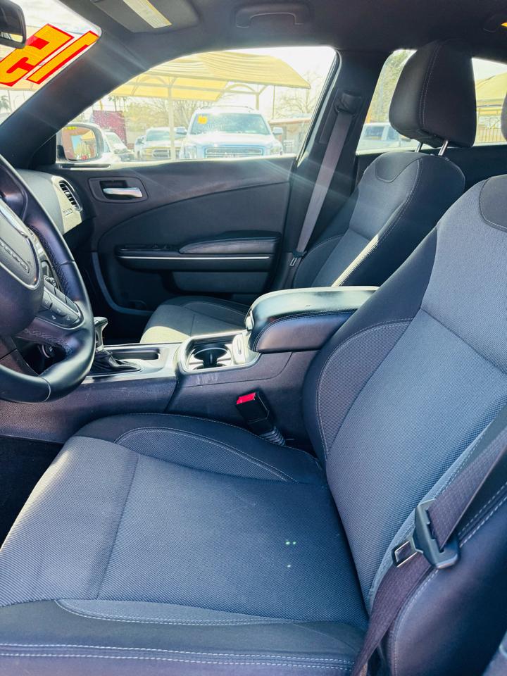 Dodge Charger 4dr Sdn SE RWD 2015