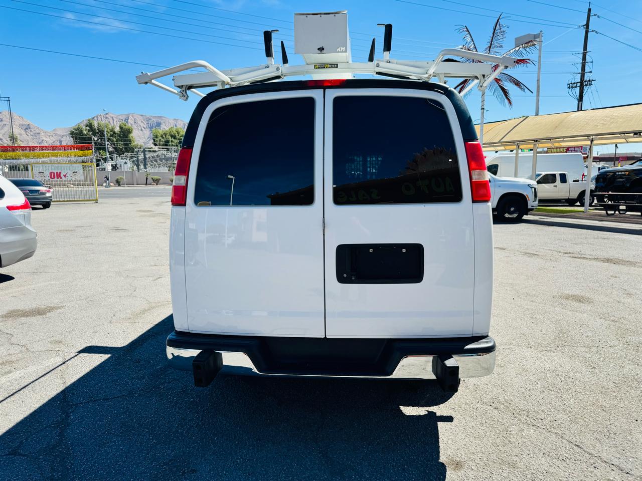 GMC Savana Cargo Van RWD 2500 135" 2018