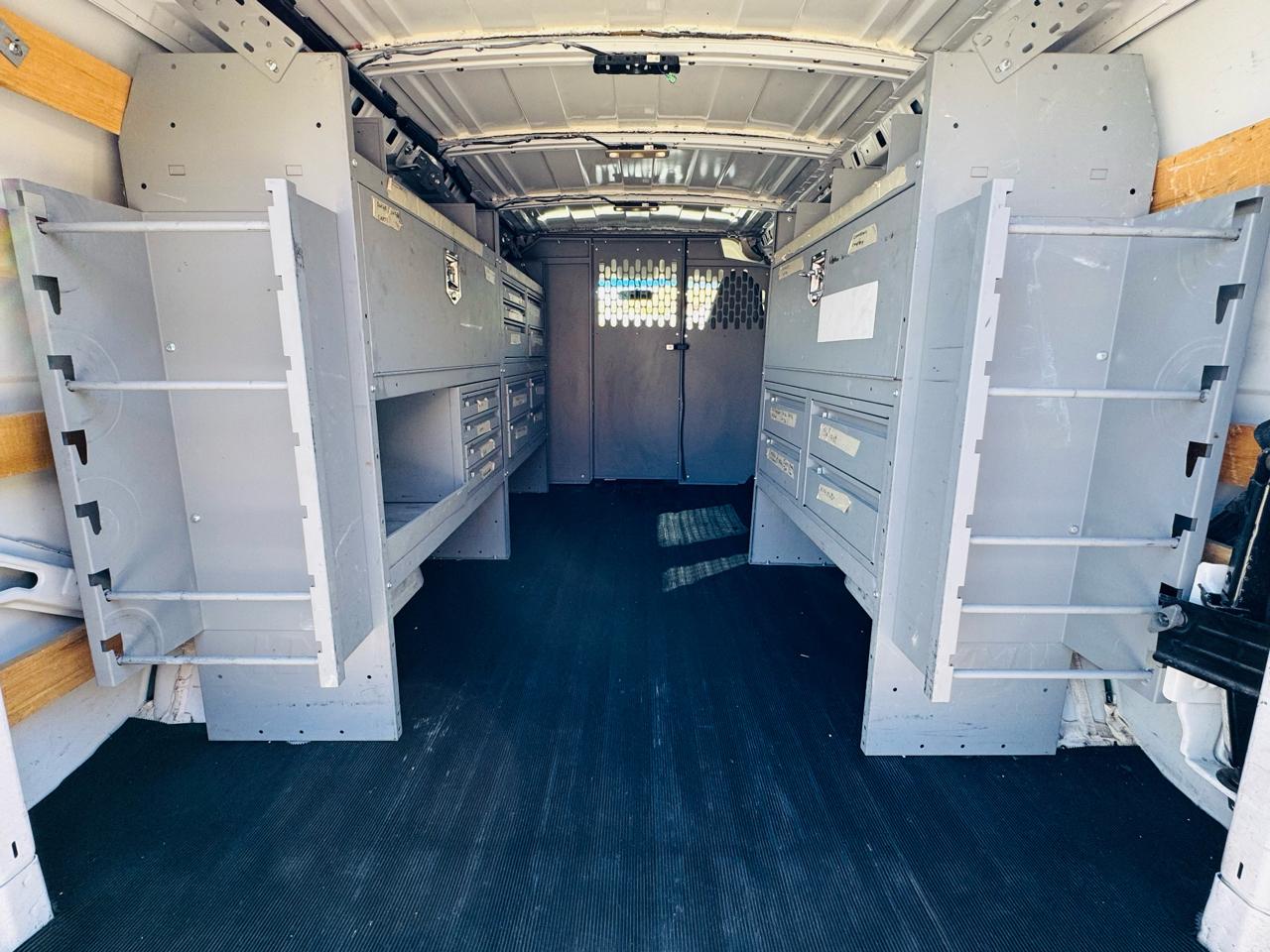 GMC Savana Cargo Van RWD 2500 135" 2018