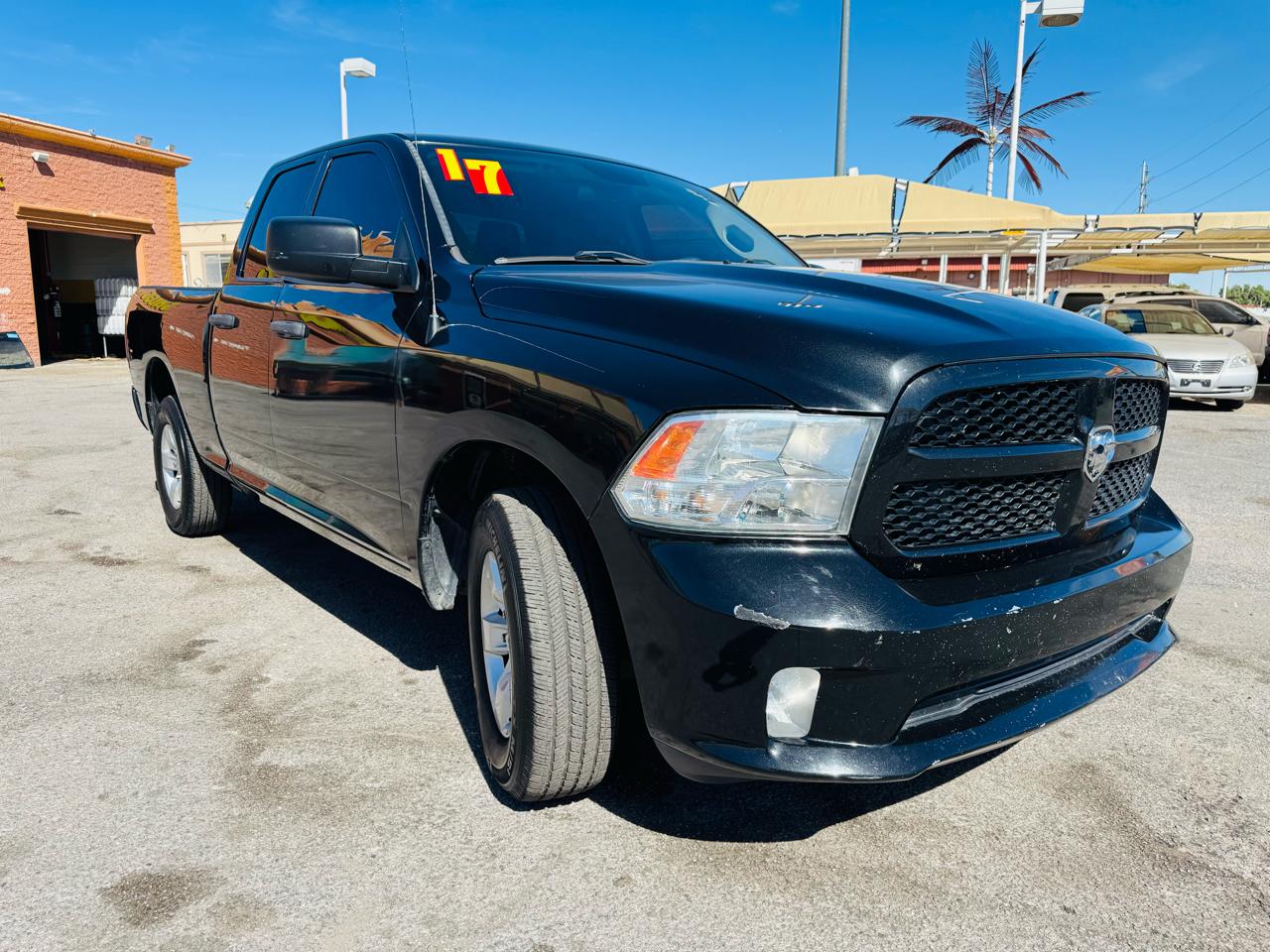 RAM 1500 Express 4x2 Quad Cab 6'4" Box 2017