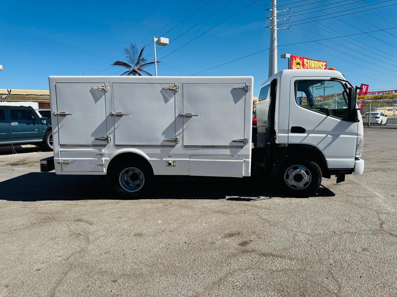 Mitsubishi Fuso FE83D  2008