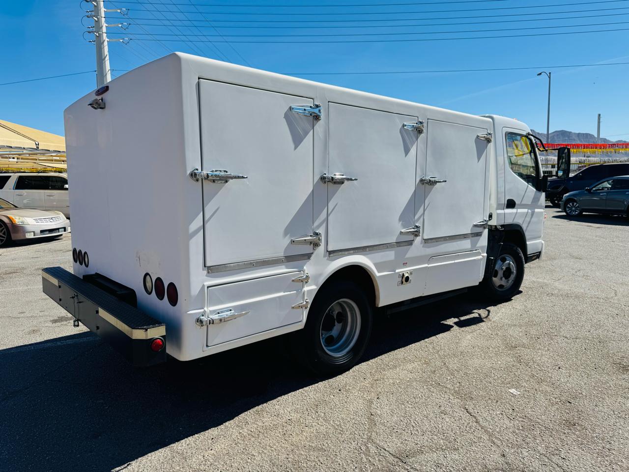 Mitsubishi Fuso FE83D  2008