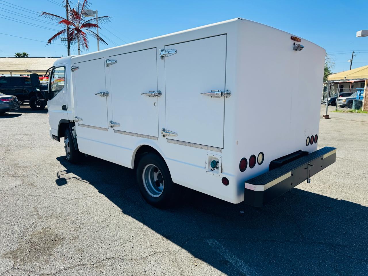 Mitsubishi Fuso FE83D  2008