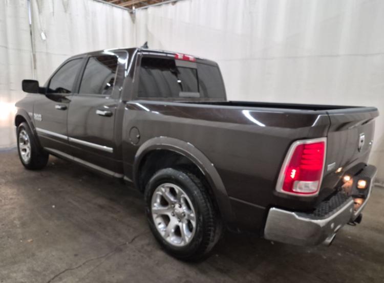 RAM 1500 4WD Crew Cab 140.5" Laramie 2016