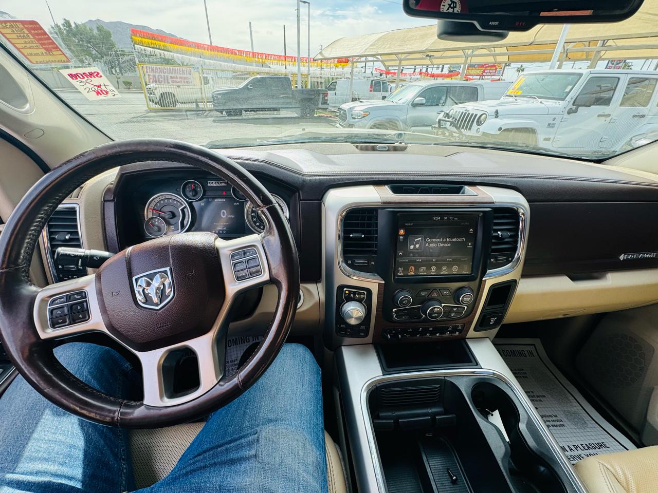 RAM 1500 4WD Crew Cab 140.5" Laramie 2016