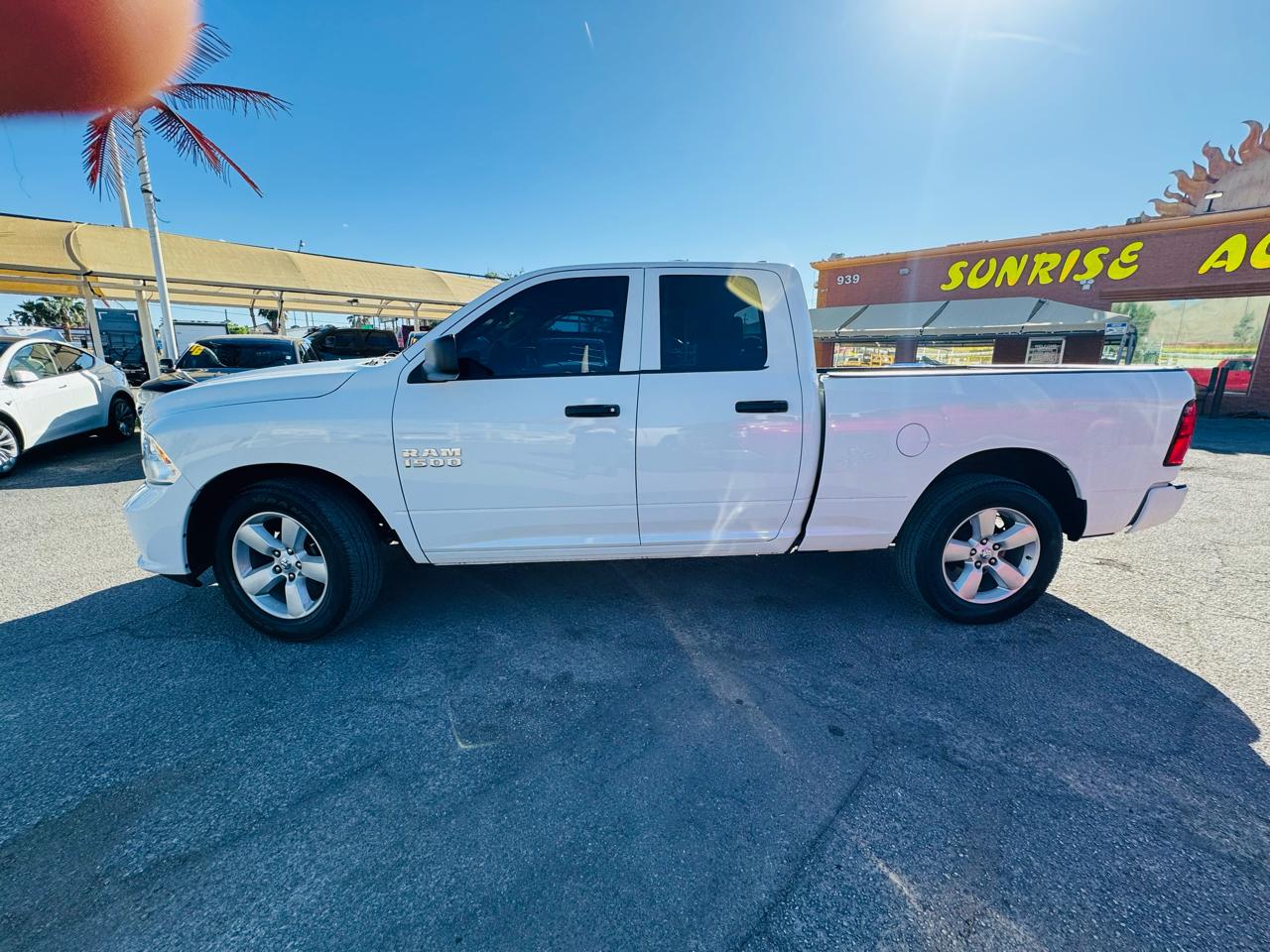 RAM 1500 2WD Quad Cab 140.5" Express 2015