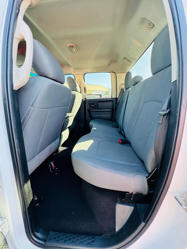 RAM 1500 2WD Quad Cab 140.5" Express 2015