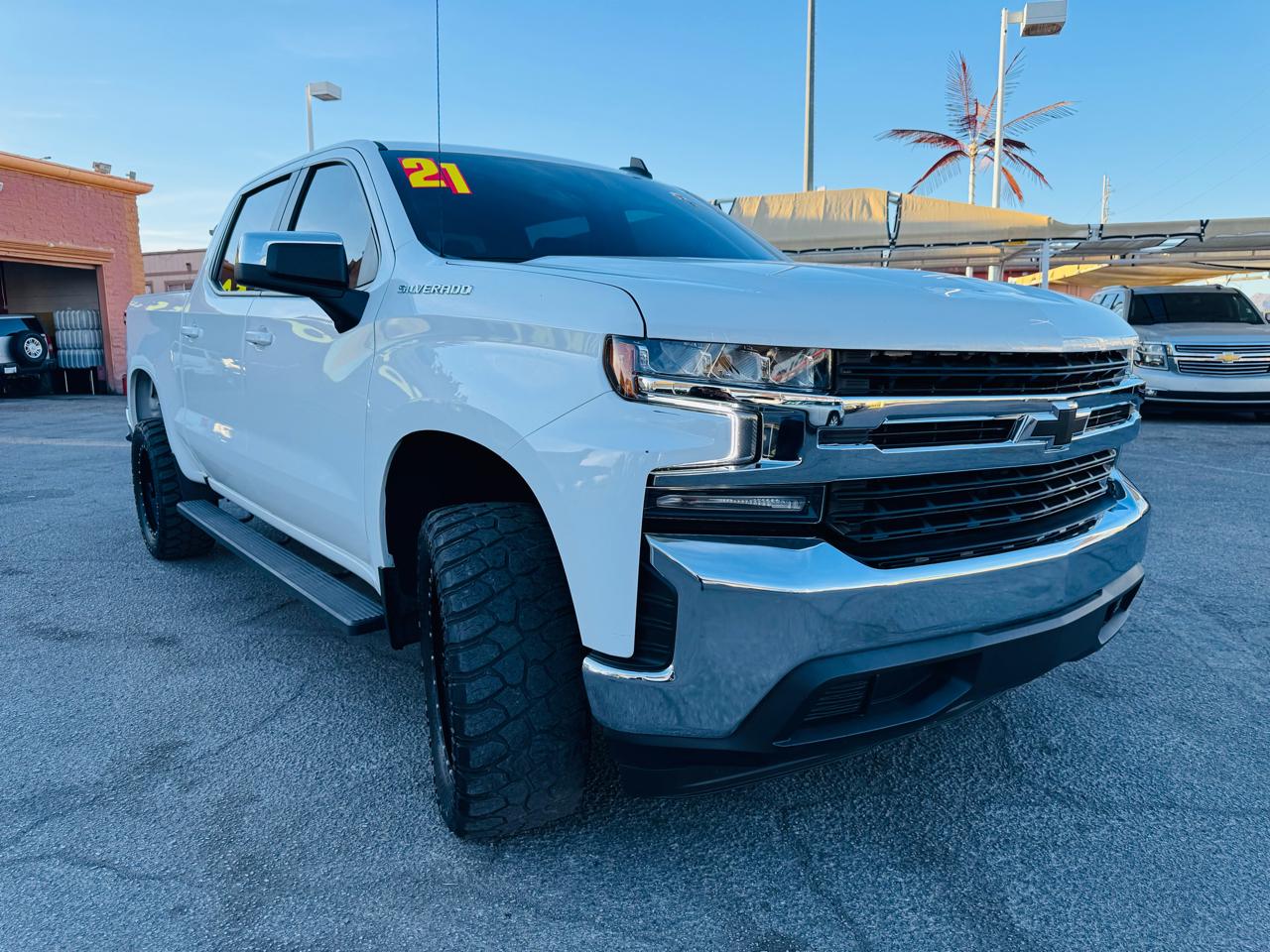 Chevrolet Silverado 1500 2WD Crew Cab 147" LT 2021
