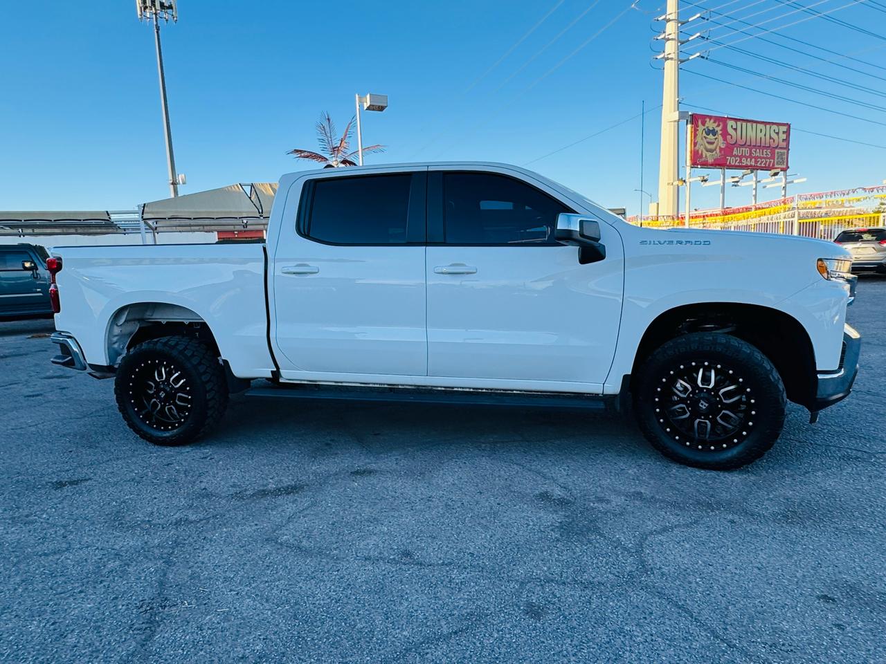 Chevrolet Silverado 1500 2WD Crew Cab 147" LT 2021