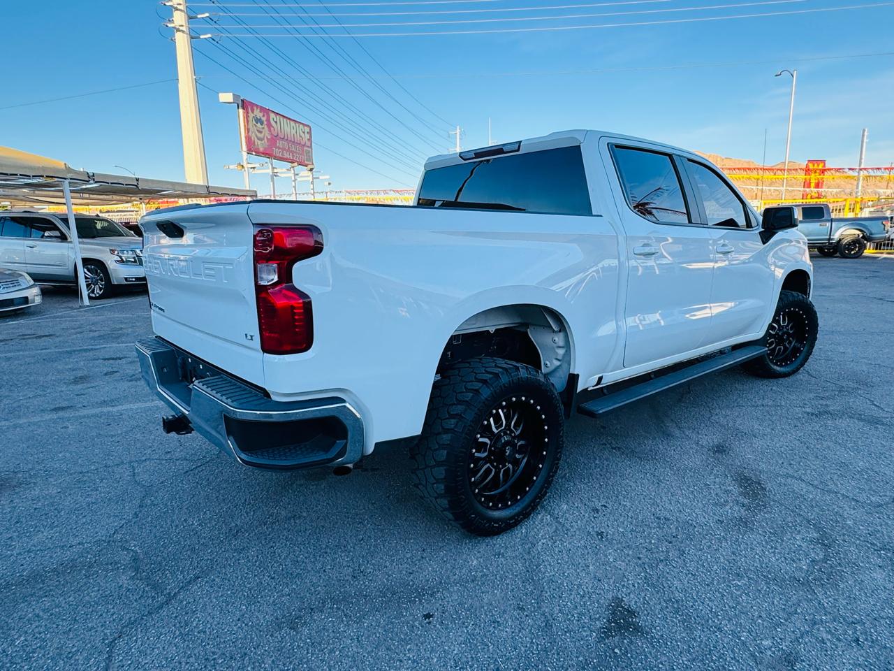 Chevrolet Silverado 1500 2WD Crew Cab 147" LT 2021
