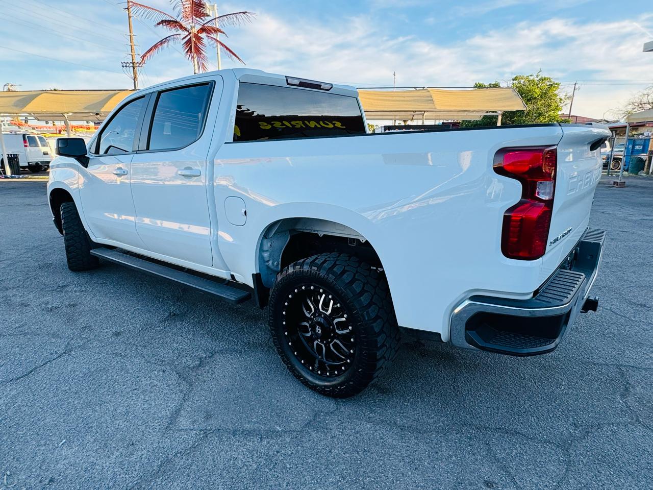 Chevrolet Silverado 1500 2WD Crew Cab 147" LT 2021