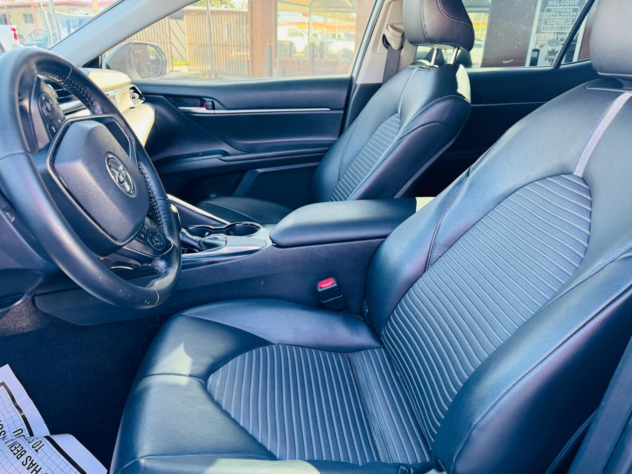 Toyota Camry XLE Auto (Natl) 2019