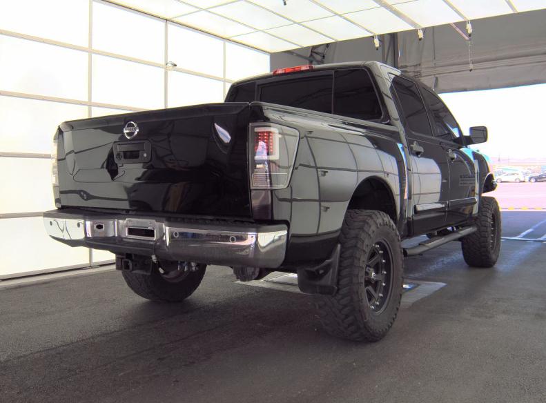 Nissan Titan 2WD Crew Cab SWB SV 2013