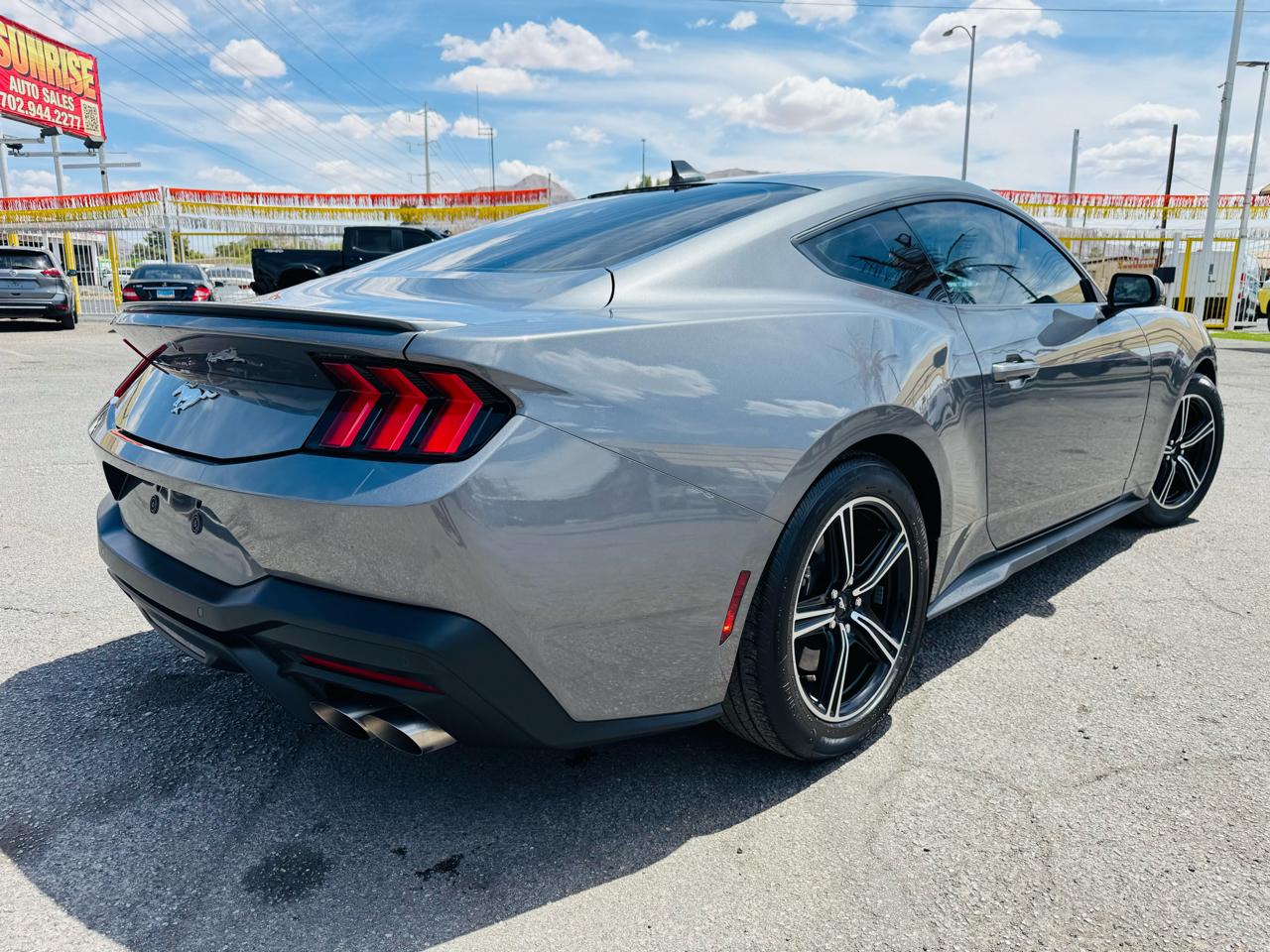 Ford Mustang EcoBoost Fastback 2024