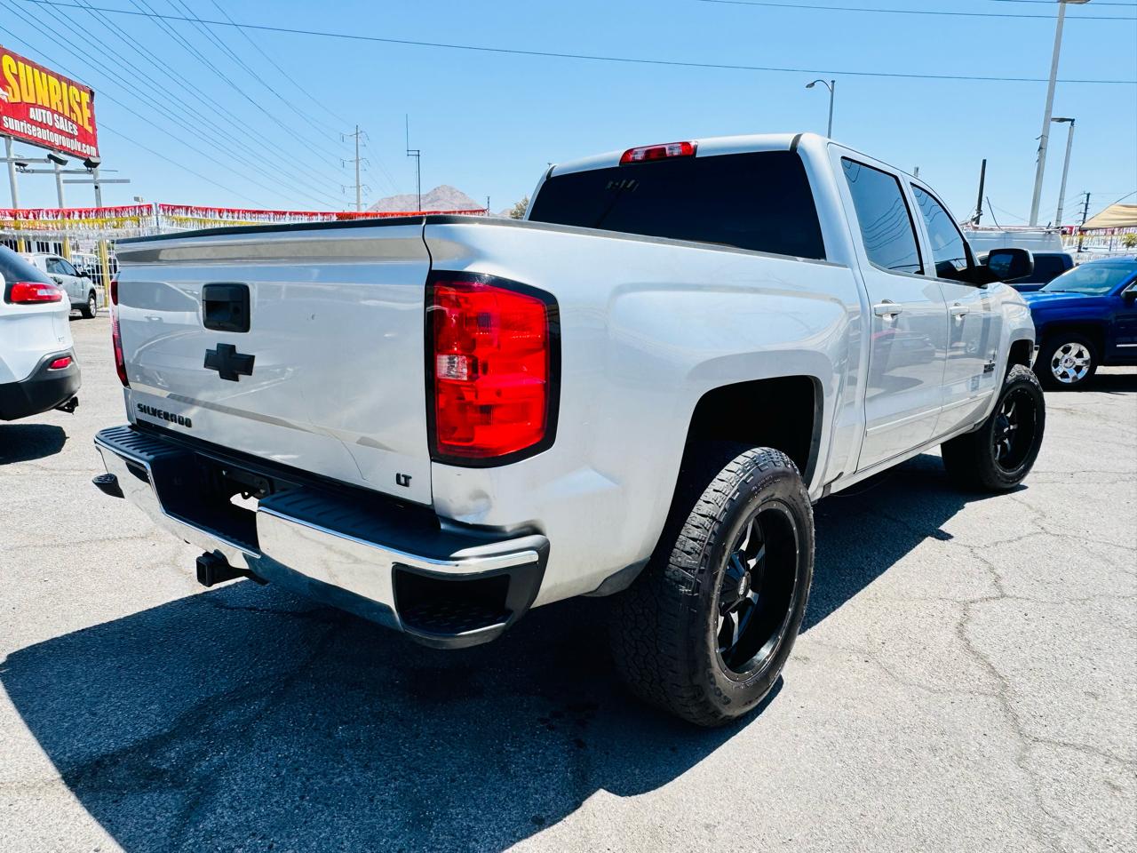 Chevrolet Silverado 1500 2WD Crew Cab 143.5" LT w/1LT 2017