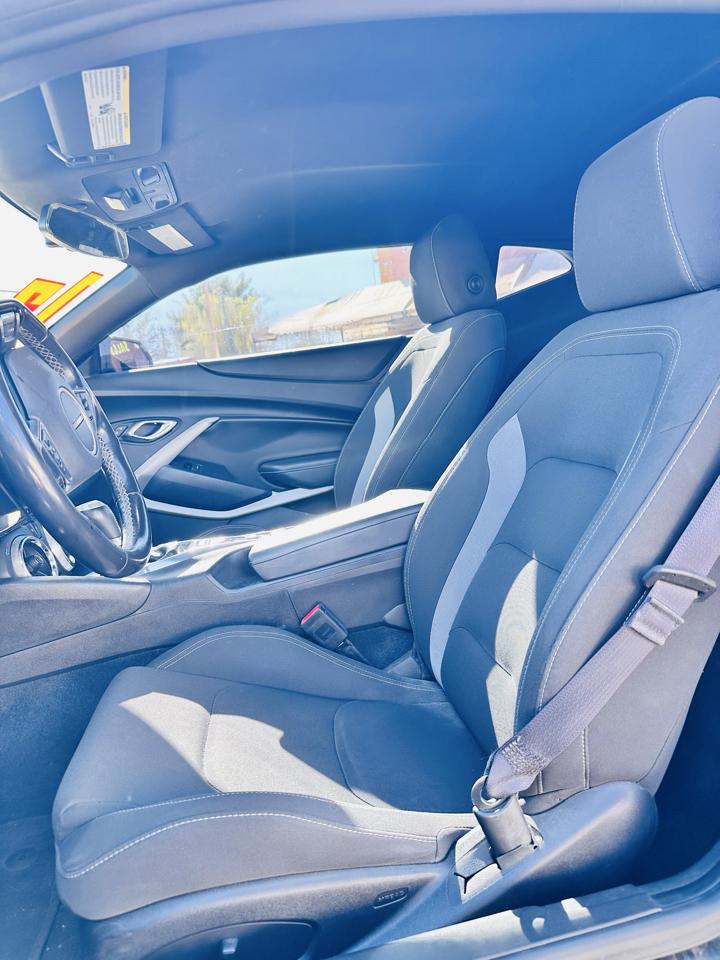 Chevrolet Camaro 2dr Cpe 1LT 2017
