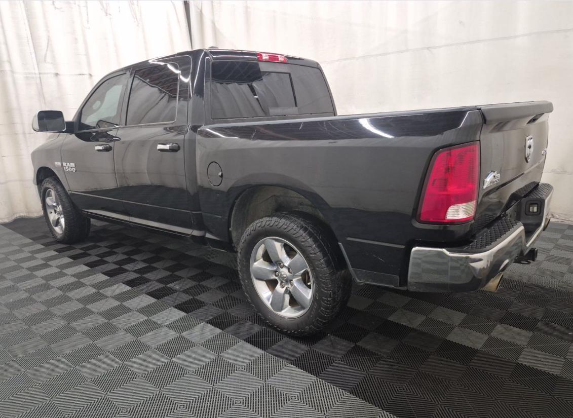 RAM 1500 4WD Crew Cab 140.5" Big Horn 2017
