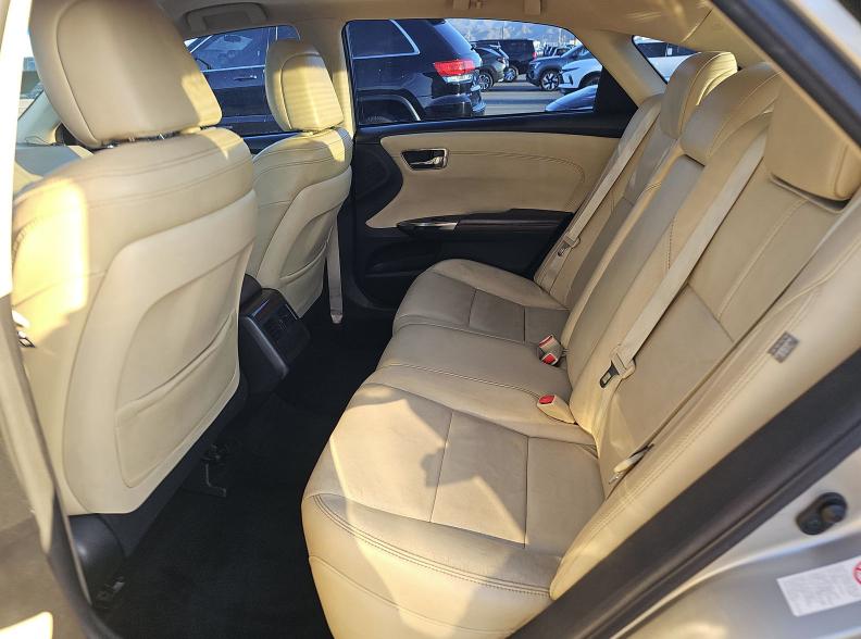 Toyota Avalon 4dr Sdn XLE Premium (Natl) 2013