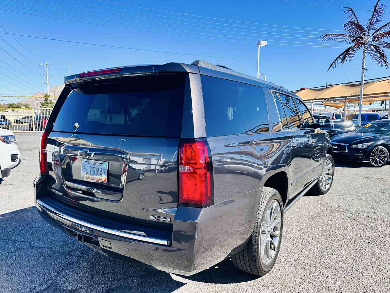 Chevrolet Suburban 4WD 4dr 1500 Premier 2017