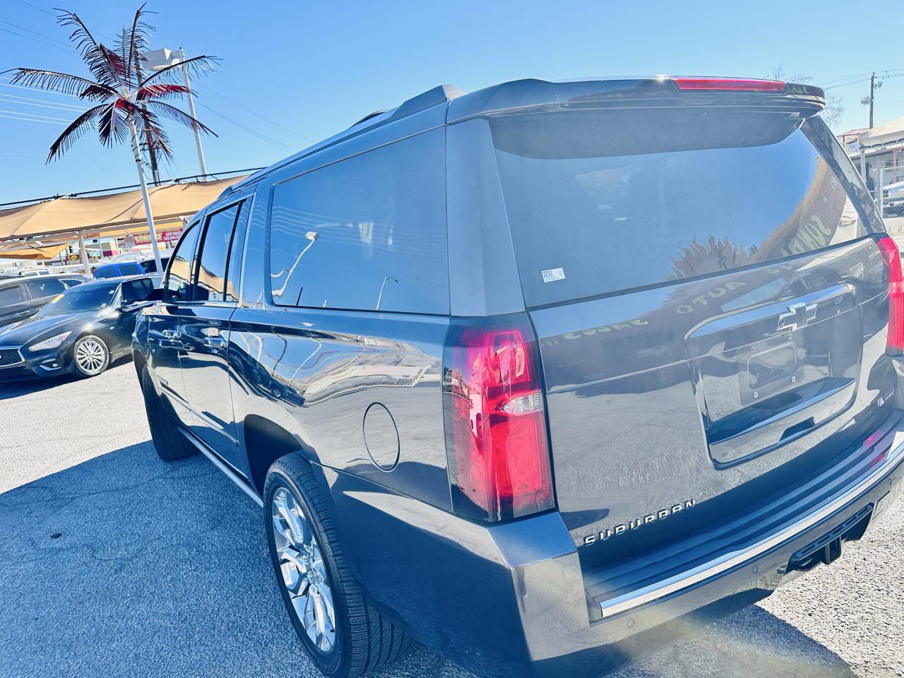 Chevrolet Suburban 4WD 4dr 1500 Premier 2017