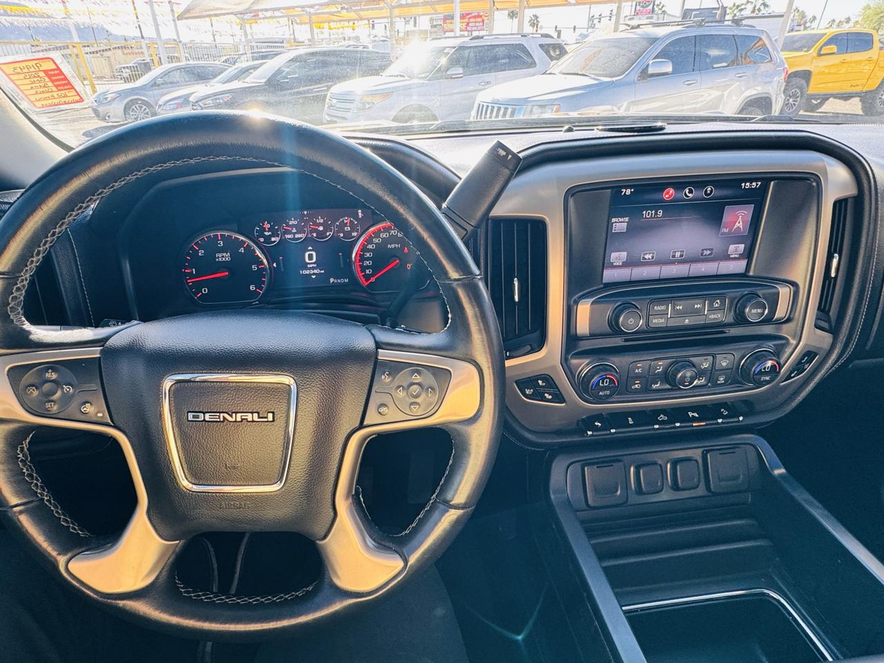 GMC Sierra 1500 4WD Crew Cab 143.5" Denali 2015