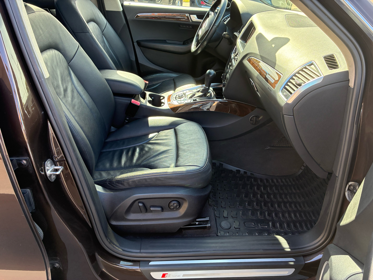 2011 Audi Q5 3.2 Premium photo 10