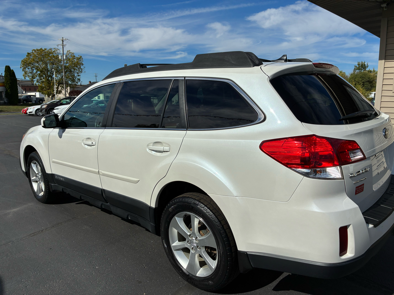 2014 Subaru Outback 2.5i Limited photo 4