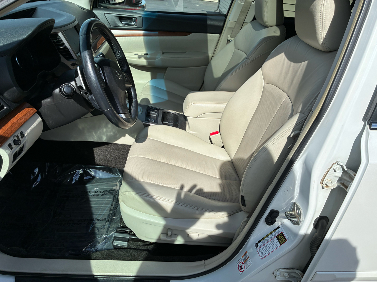 2014 Subaru Outback 2.5i Limited photo 7