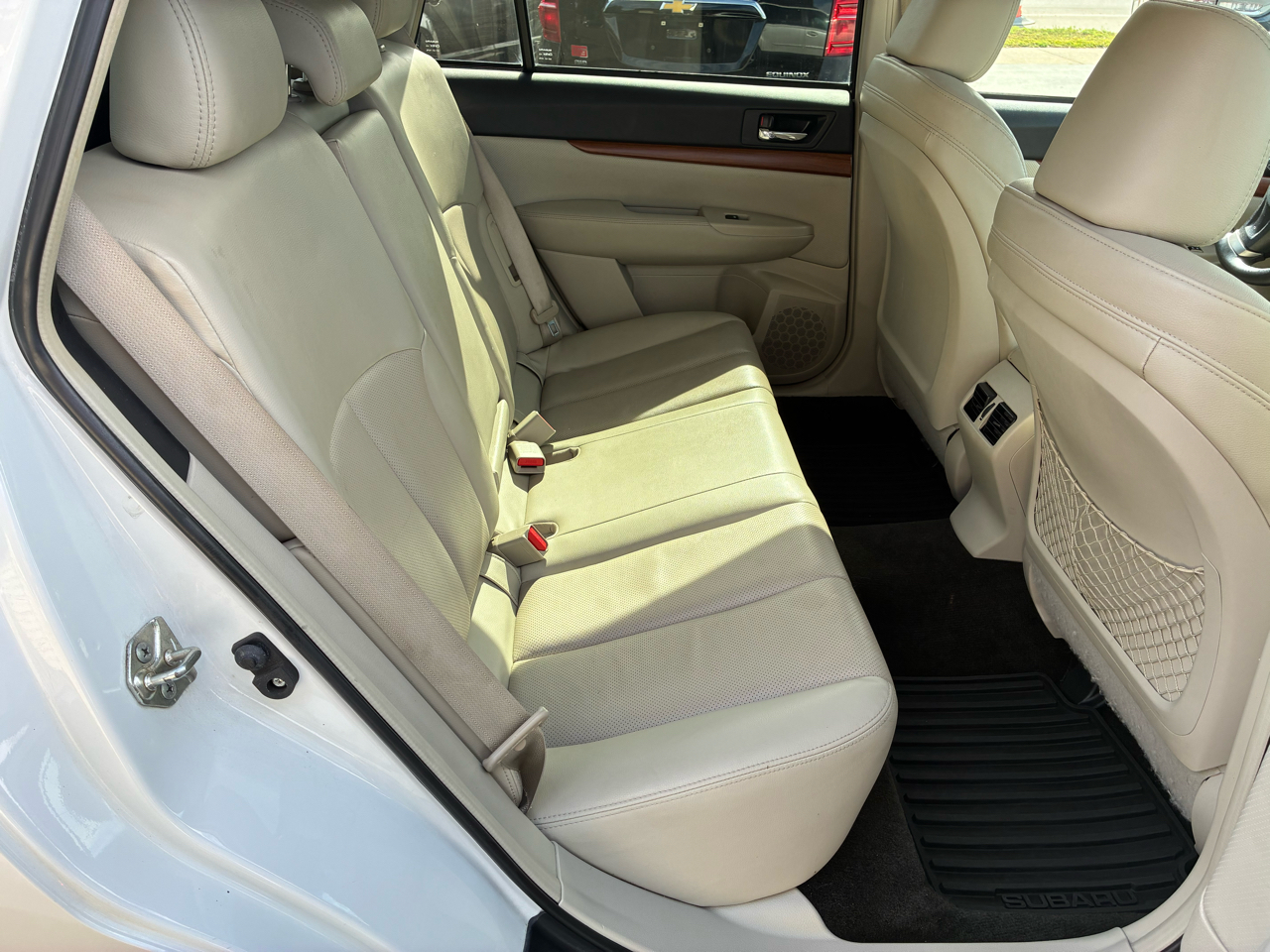 2014 Subaru Outback 2.5i Limited photo 11