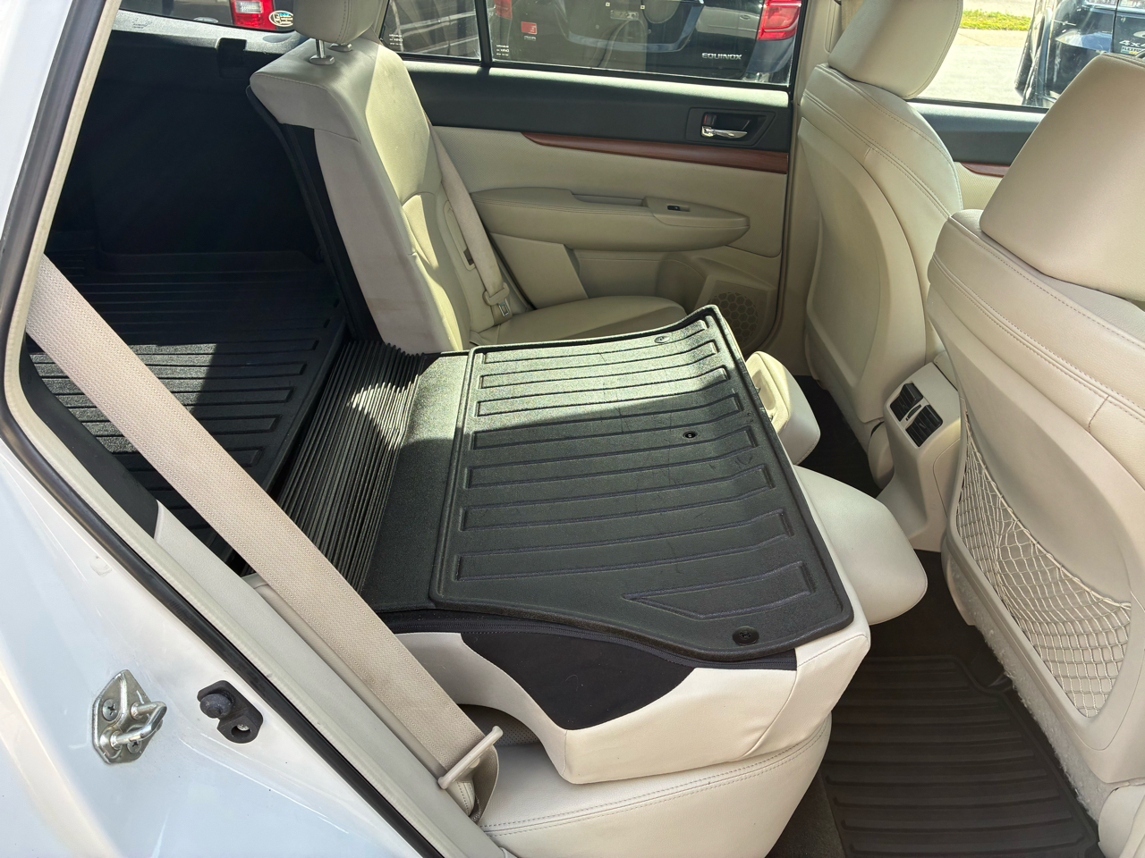 2014 Subaru Outback 2.5i Limited photo 12